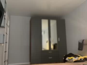 Cam for horny_jerk_roy_prick2001