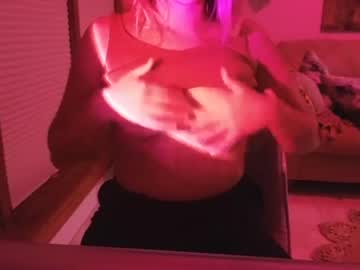 Cam for snowbunnyass