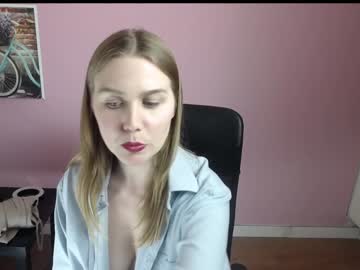 Cam for nextdoorgir_l